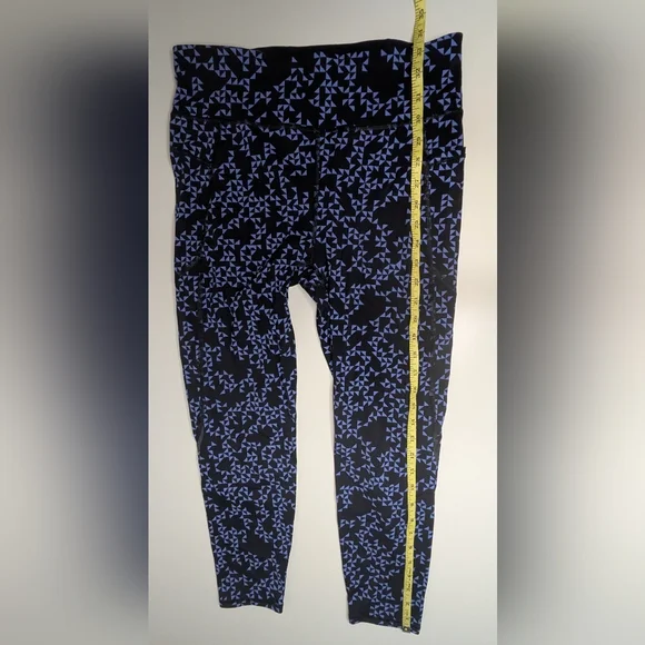 Sweaty Betty L (US 12) Zero Gravity 7/8 Length Black with Light Blue Geometric - Picture 11 of 14